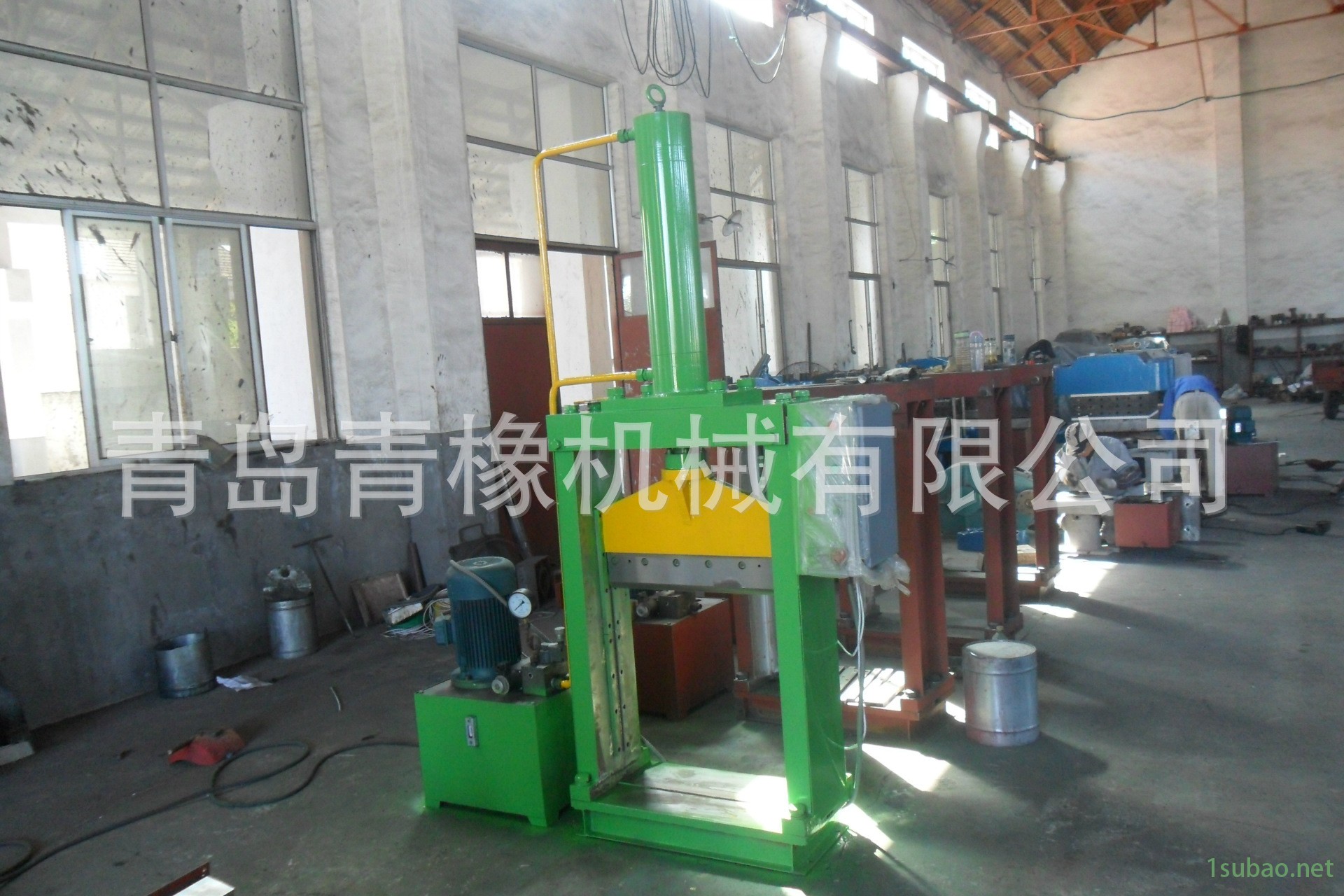 單刀切膠機(jī)3