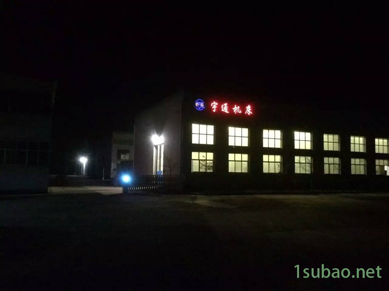 宇通车间加班中