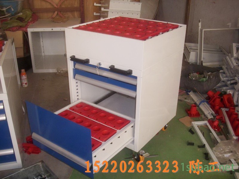 3抽刀具車_conew2
