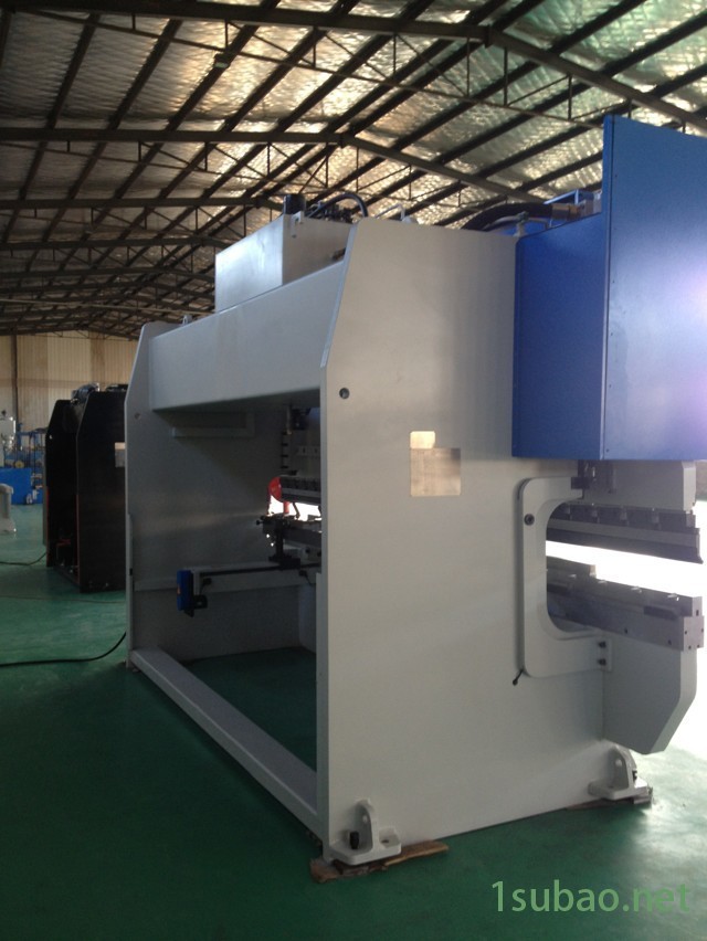 4數(shù)控折彎機(jī)