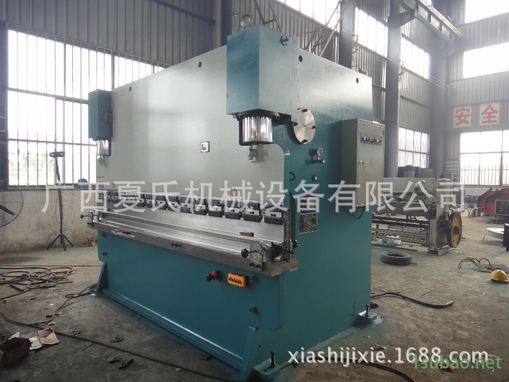 1097175999_1882438306