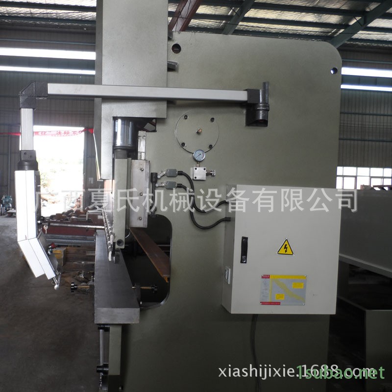 1097201080_1882438306