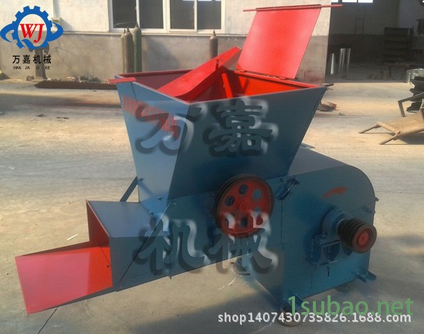 雙進雙出自動進料粉碎機1