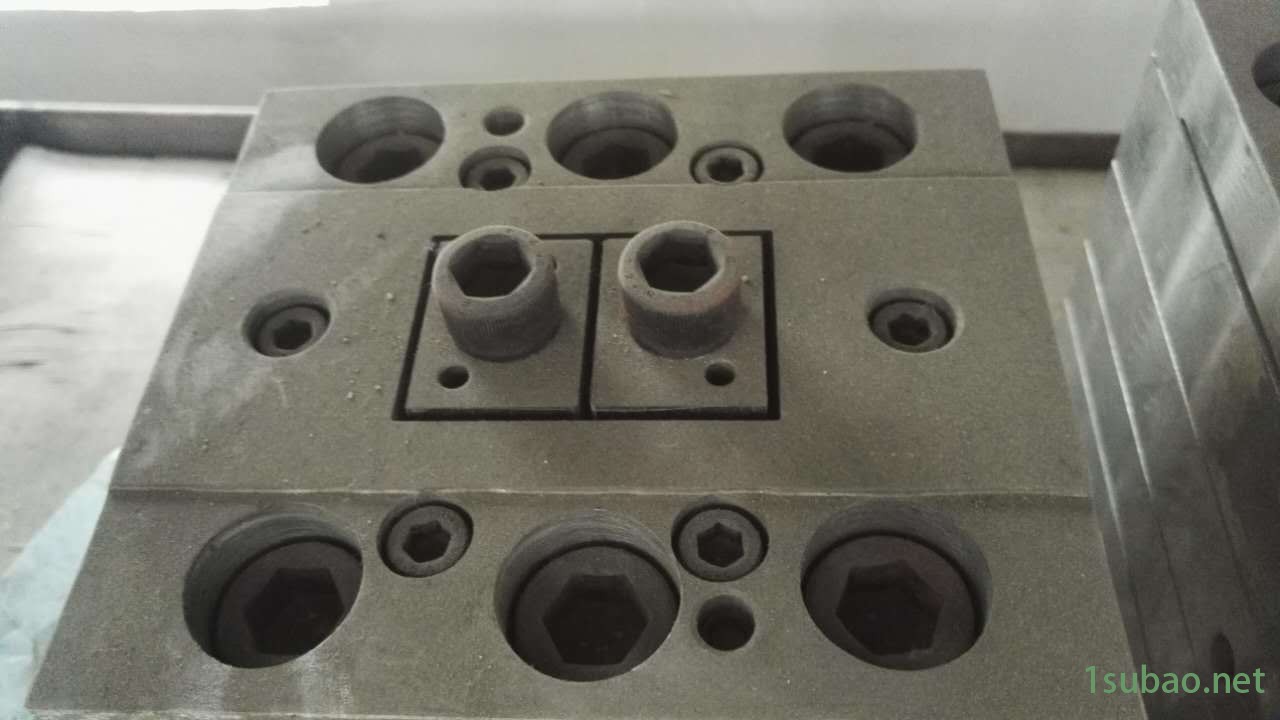 擠出模具及制品示例圖1