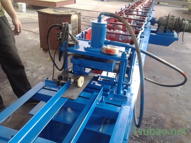 廠家直銷宏霖機械 貨架C型材設備 C型槽設備 液壓數控定尺切斷