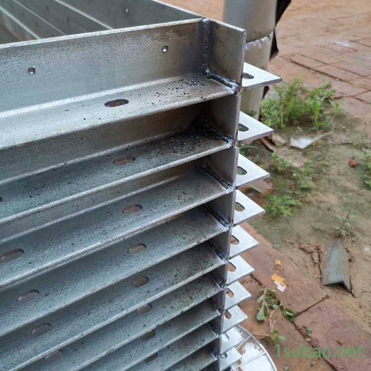 数控角铁法兰自动焊接机 角钢法兰焊接机 各种规格 一峰达