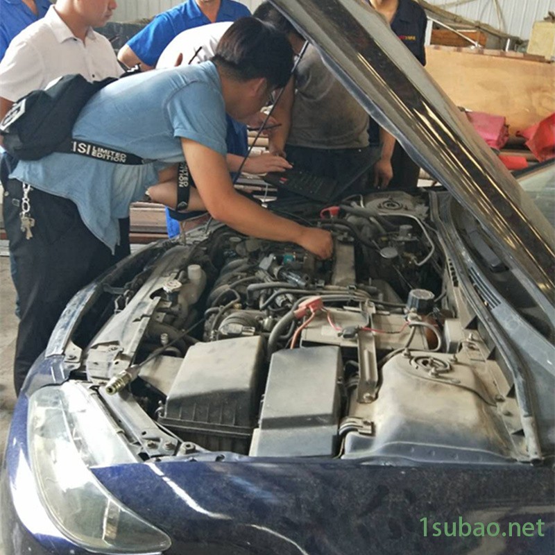 04089941.jpg 干冰清洗發(fā)動機積碳.jpg