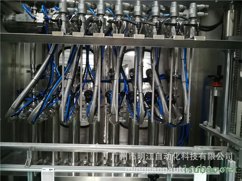 潤(rùn)滑油糖漿大桶裝果汁多頭全自動(dòng)液體稱重灌裝機(jī)旋蓋機(jī)貼標(biāo)機(jī)示例圖12