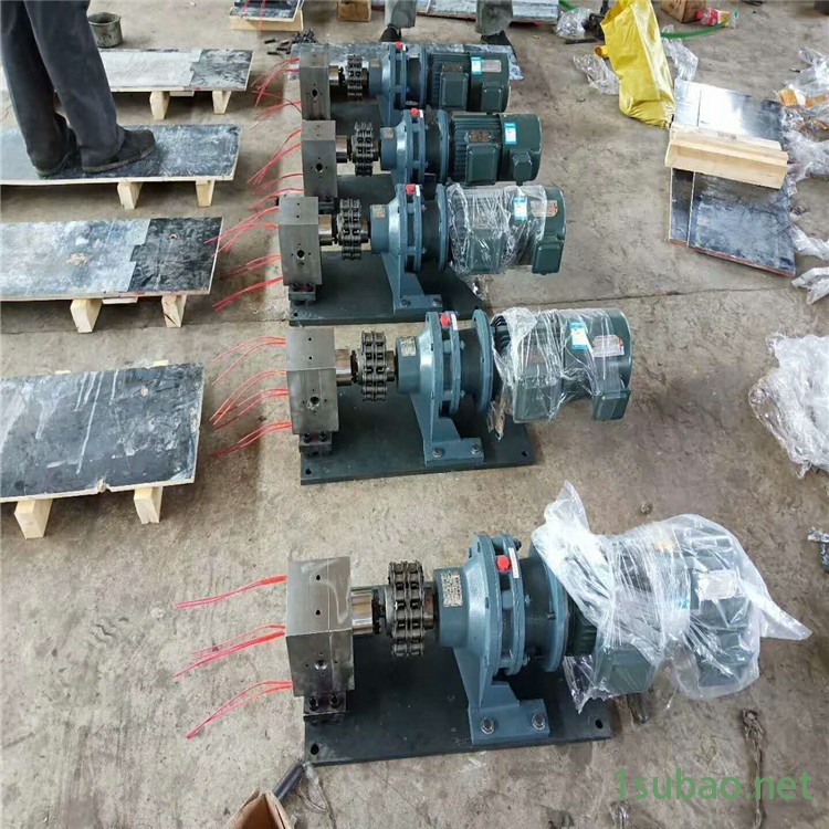 滄州宏霖機械湖北客戶定制金屬冷彎成型設備電纜橋架設備300輸送導軌成型機