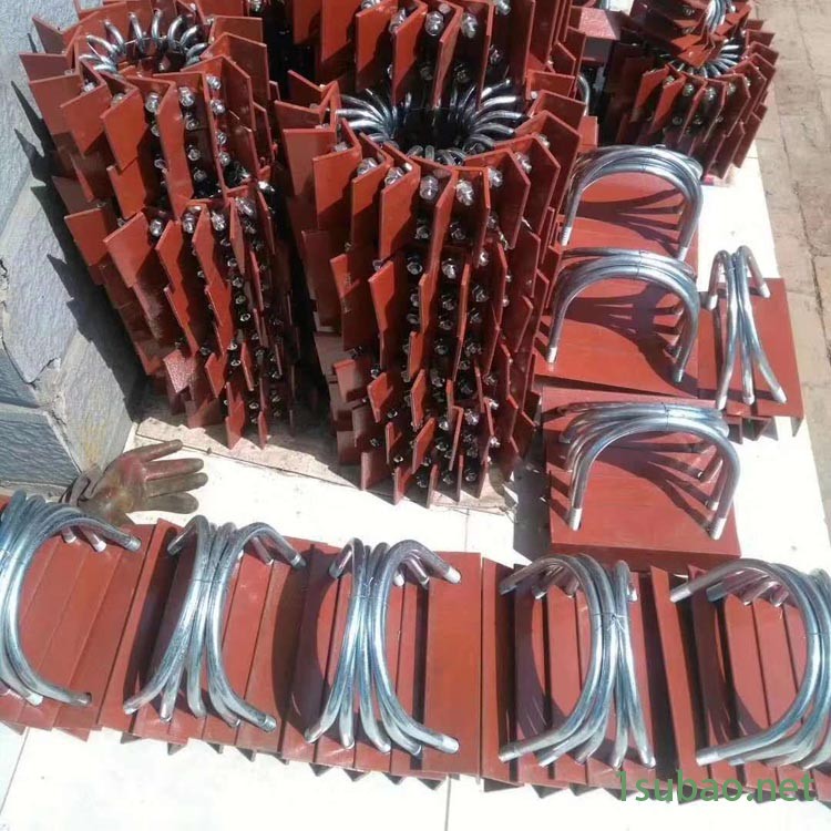 致恒加工定制 790C形螺桿動載管夾 M1-8管夾(三排螺栓) 全天24小時在線