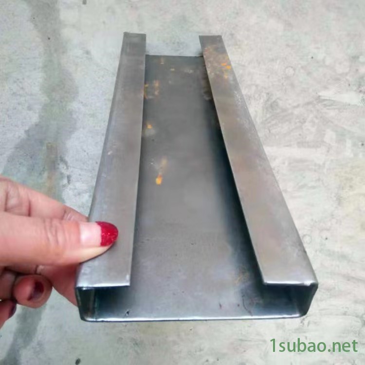 滄州宏霖機(jī)械現(xiàn)貨供應(yīng)金屬冷彎成型設(shè)備C型拼裝房梁設(shè)備50
