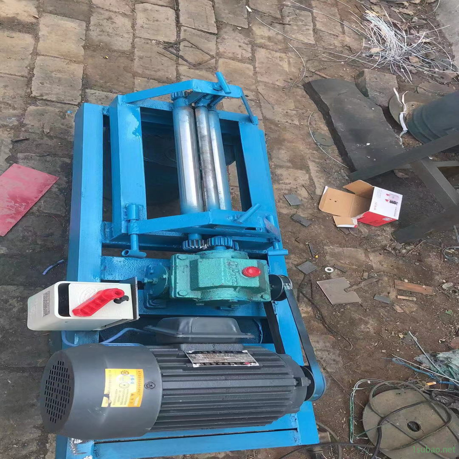 專業生產異型滾圓機壓筋機小型半自動卷板機廣東卷板機訂做中小型液壓機械卷板機示例圖12
