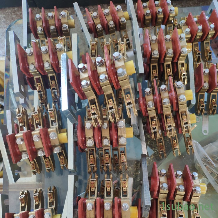 新型碳刷架 品质可靠 冲压铜板人字形刷架 苏邦供应现货 电机设备用碳刷架图2