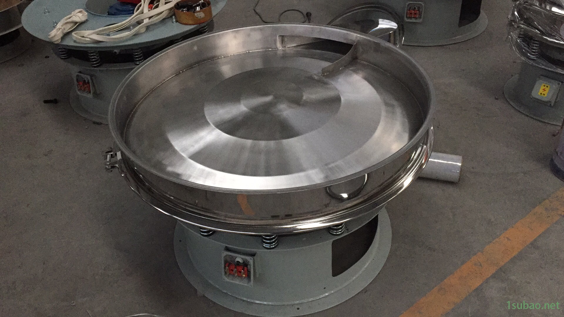 河南威泰克_负极材料振动筛粉机 喷涂材料筛粉机小型粉状颗粒圆盘振动筛河南筛粉设备厂家图2