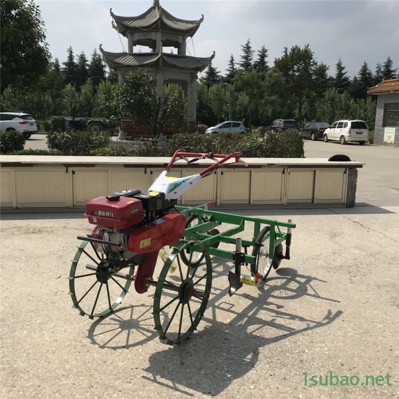 材质加厚烤烟盖地膜机 宏泰高垄差速器款覆膜机 多功能自走式地膜机