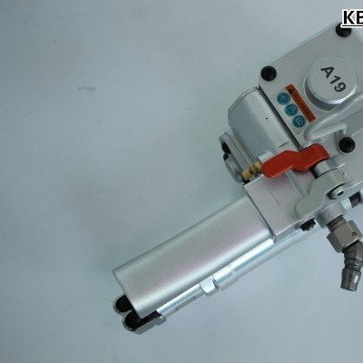 新闻:宝塔(xqd-19)19MM气动打包机使用方式