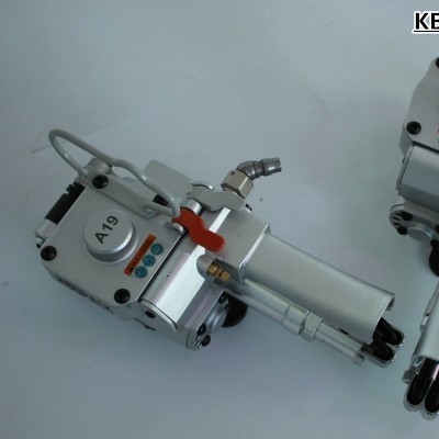 新闻:南安(xqd-19)塑钢带捆扎机使用方式