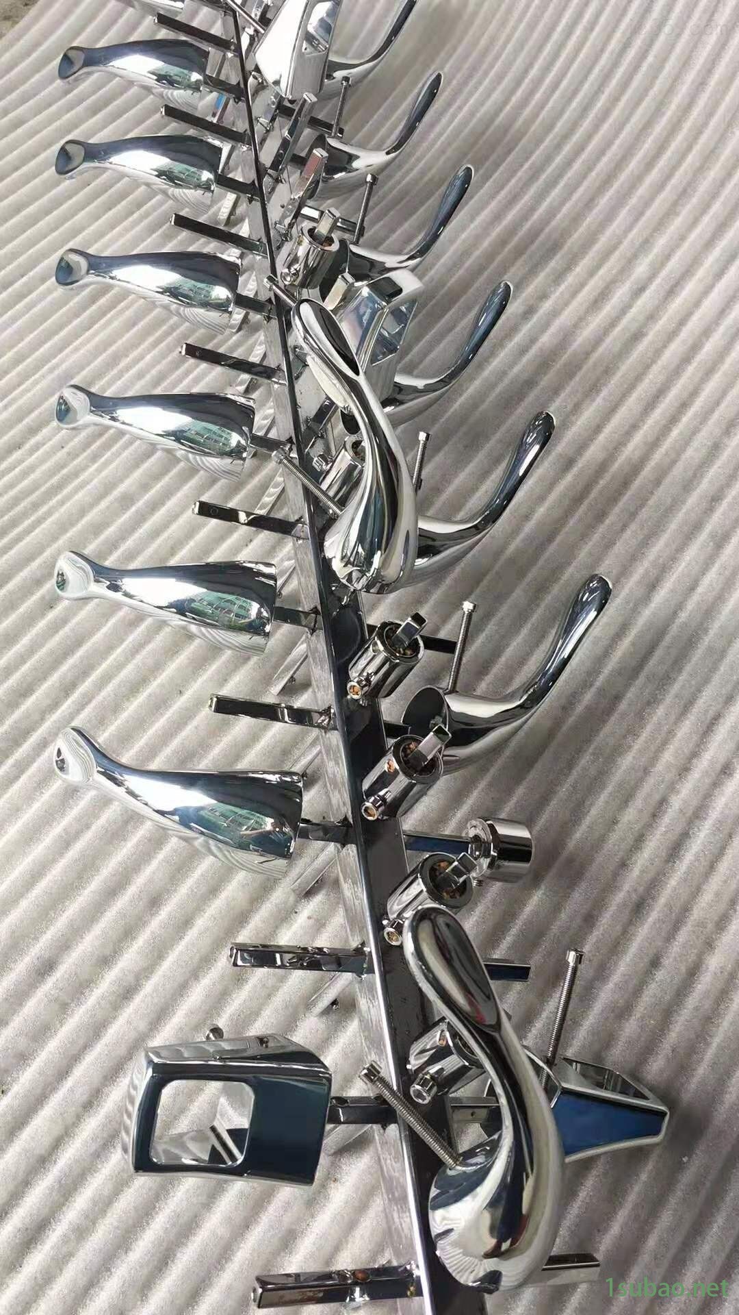 广东铜卫浴配件水抛光机/振动研磨机图3