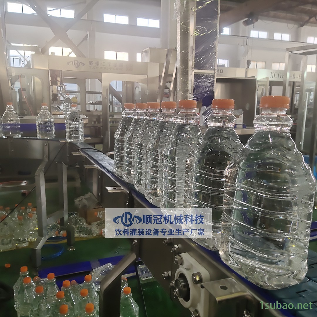 果汁飲料灌裝機(jī) 礦泉水三合一灌裝機(jī) 碳酸飲料灌裝