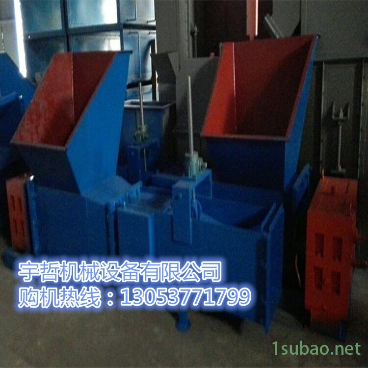 服装空气层面料凹凸胸花压花机（赣州新闻）