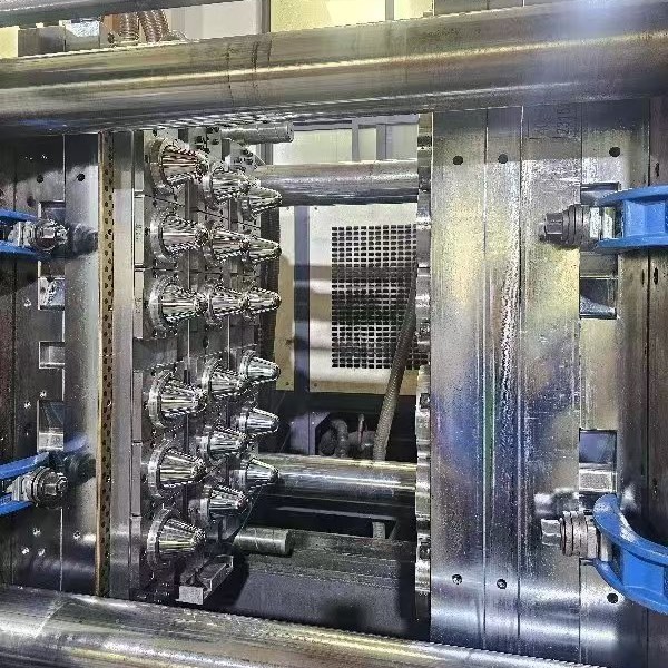 PET瓶胚专用注塑机瓶盖注塑成型机生产线厂家供应小型机械设备图2