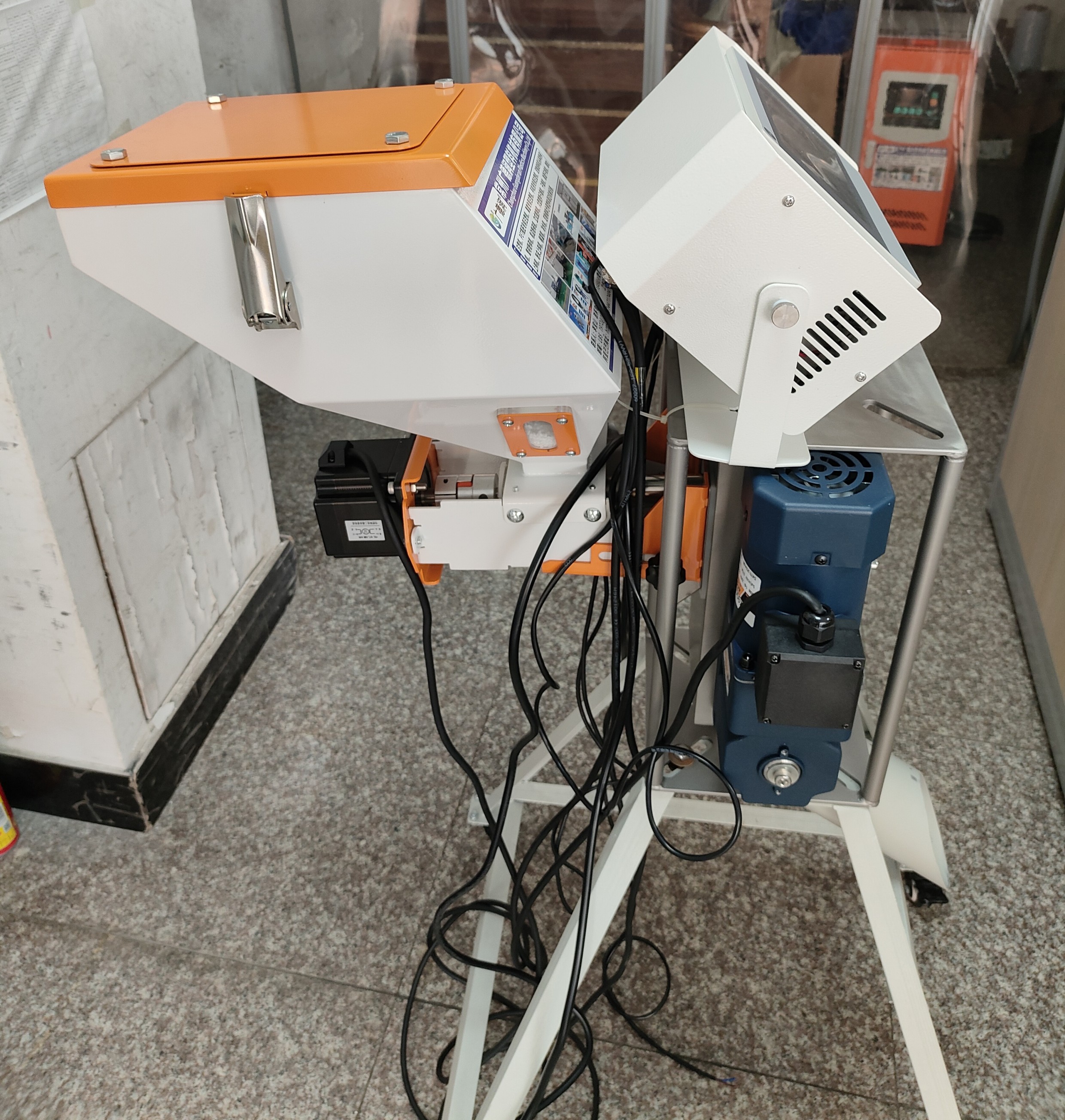 厂家直供 塑料色母机注塑成型专用色母机塑机辅机图3