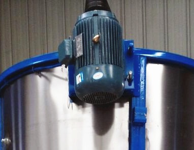 1T不锈钢立式塑料搅拌机大型螺旋干燥搅拌机颗粒混料机图4