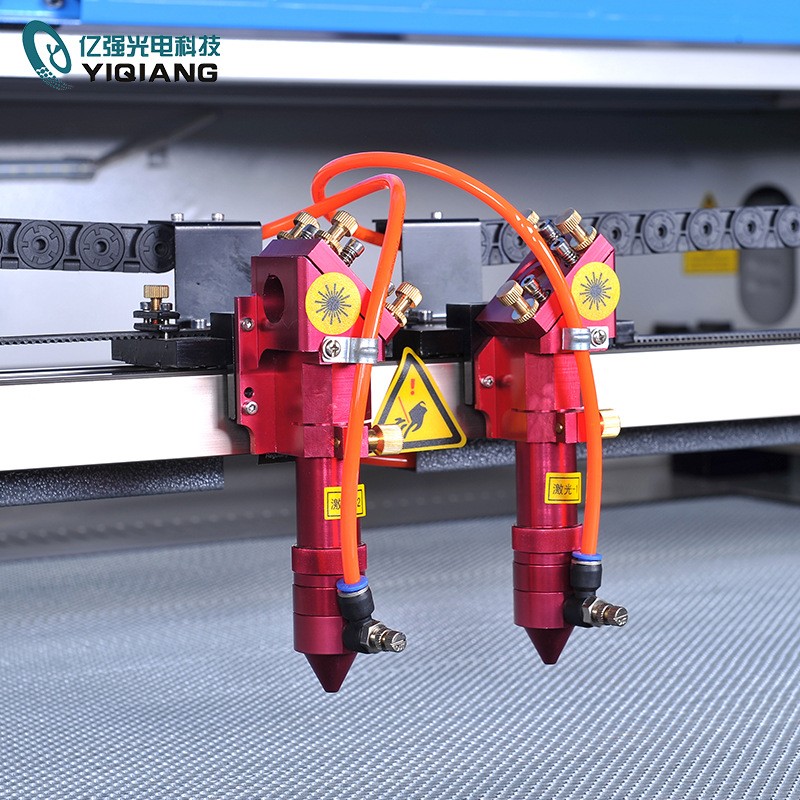 1610皮革巡边刻字鞋材激光切割机 亚克力木板激光切割机厂家直供图3