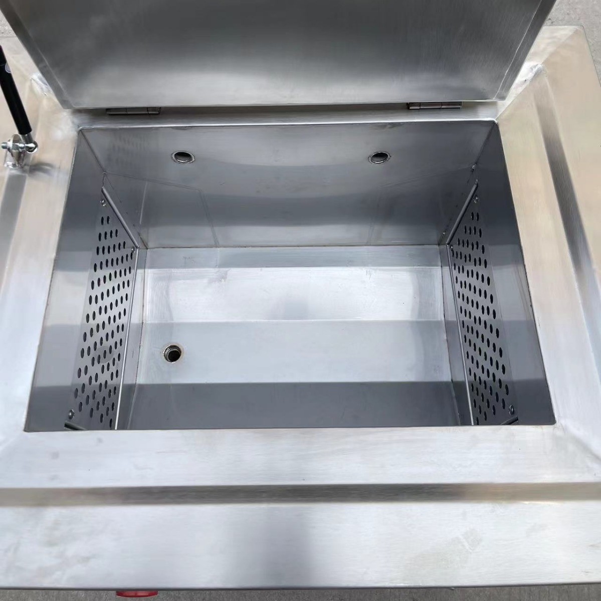 工业超声波清洗设备烘干机CN-180H提高效率烘干清洗后 的五金零件图3