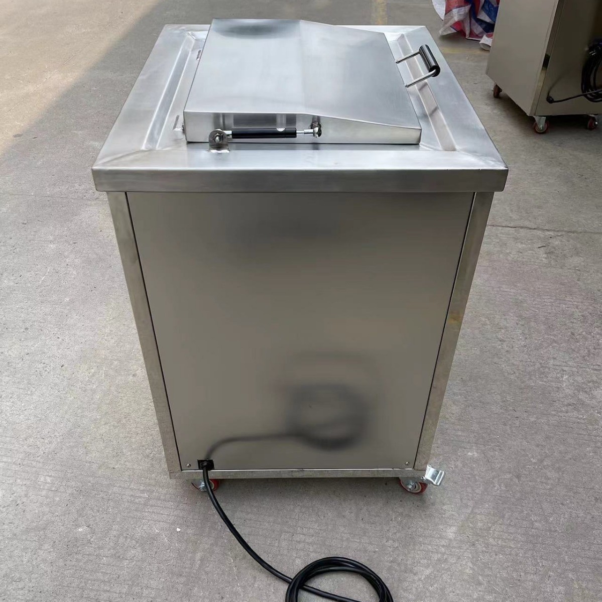 工业超声波清洗设备烘干机CN-180H提高效率烘干清洗后 的五金零件图2